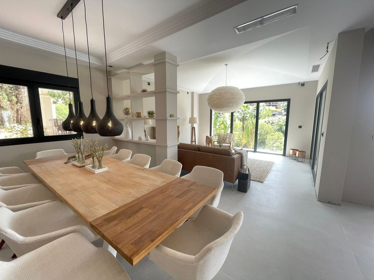 7 bedroom Villas for sale in Elviria – R3985633 7 bedroom Villas for sale in Elviria – R3985633