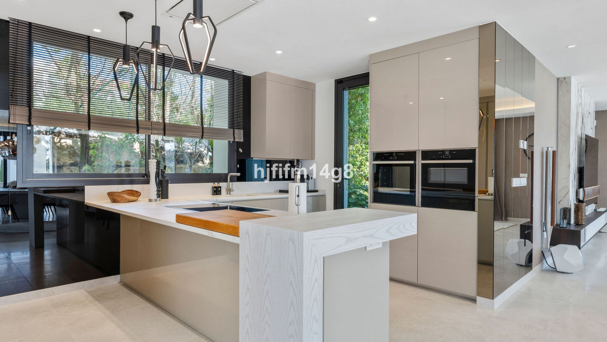 5 bedroom Villas for sale in Los Flamingos – R5309347