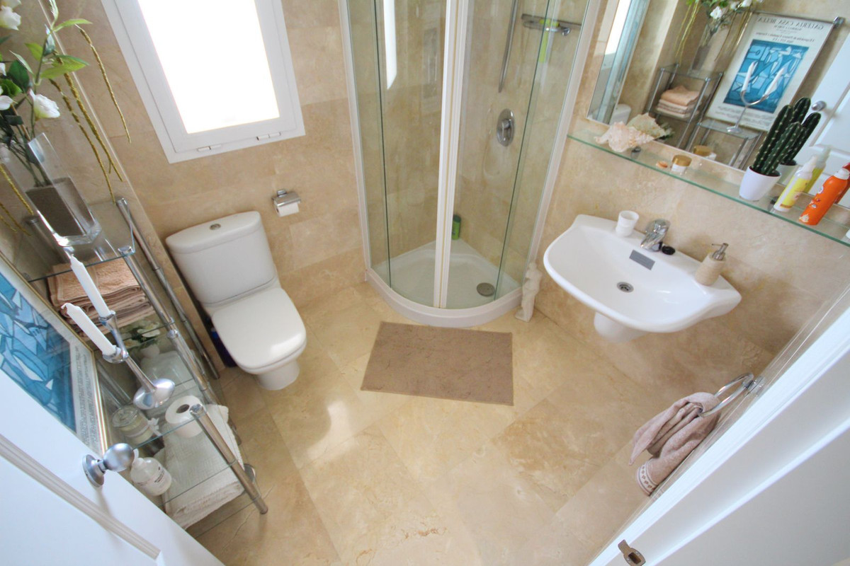 2 bedroom Apartments for sale in Riviera del Sol – R5306848