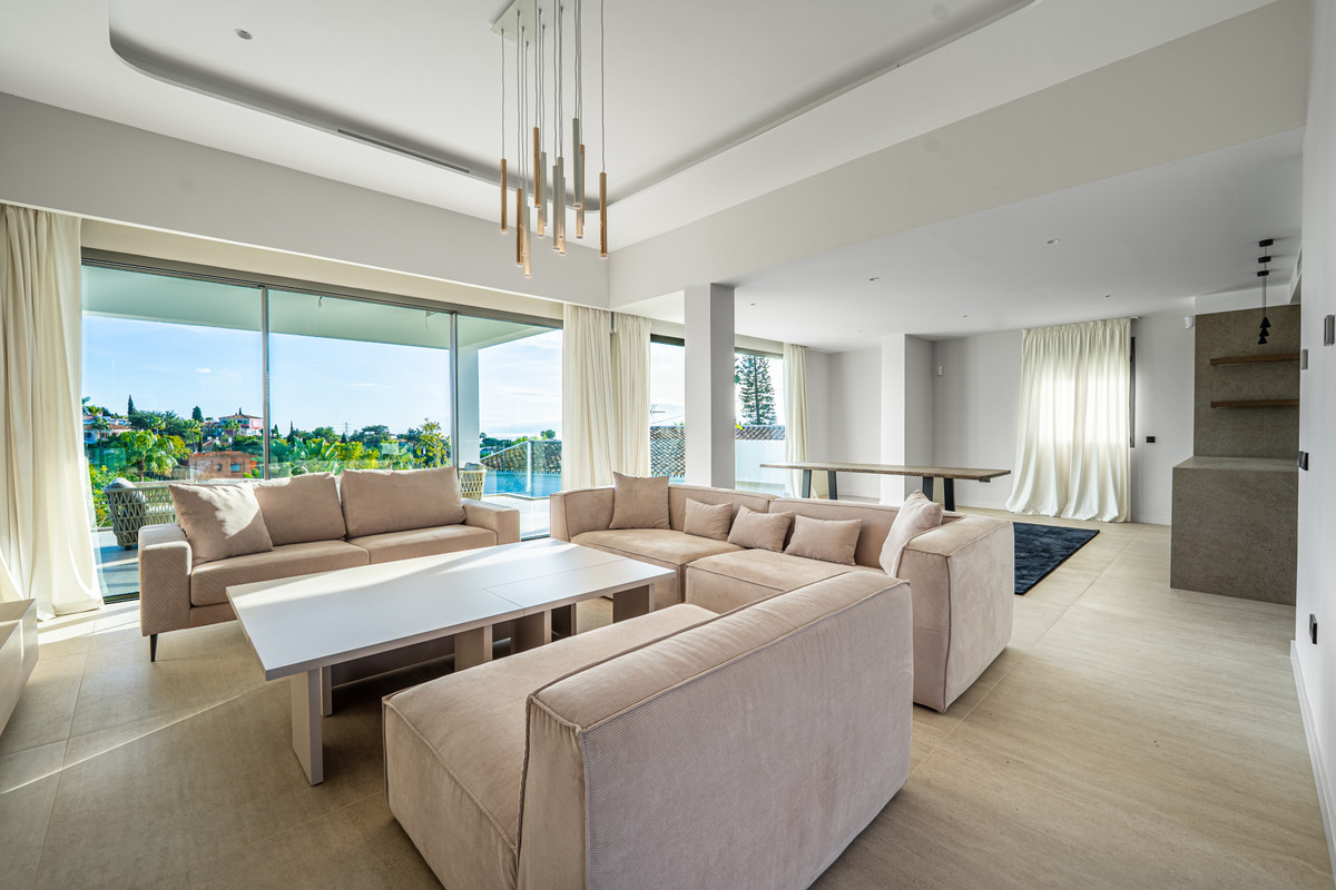 4 bedroom Villas for sale in El Rosario – R5286667