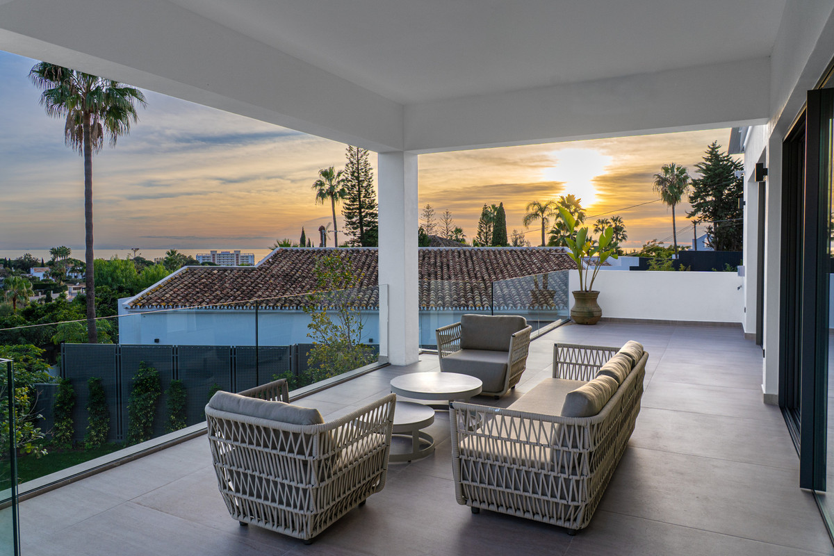 4 bedroom Villas for sale in El Rosario – R5286667