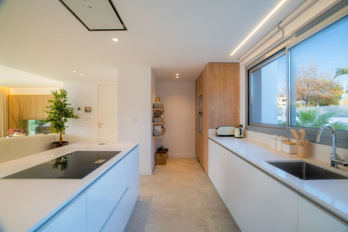 3 bedroom Apartments for sale in Marbella – R5263690