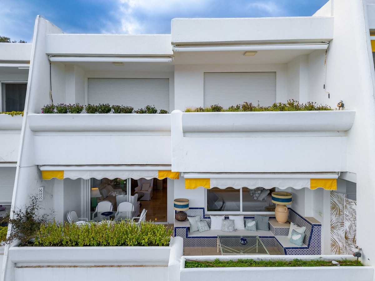 Apartamentos de 3 dormitorios en venta en Marbella – R5220154 Apartamentos de 3 dormitorios en venta en Marbella – R5220154