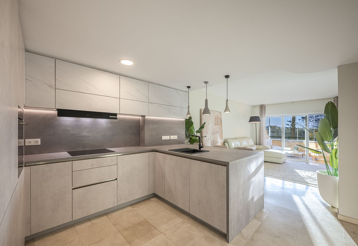 2 bedroom Apartments for sale in Elviria Hills – R5233441