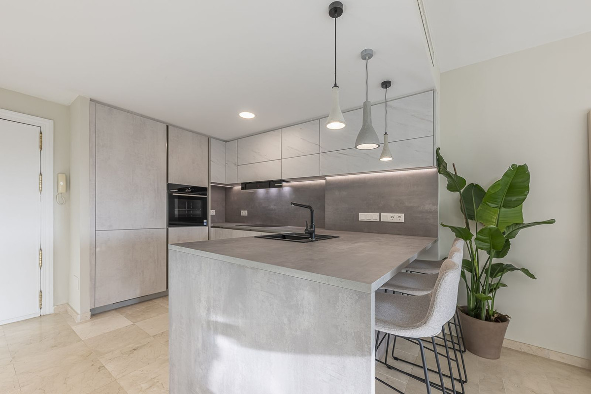 2 bedroom Apartments for sale in Elviria Hills – R5233441