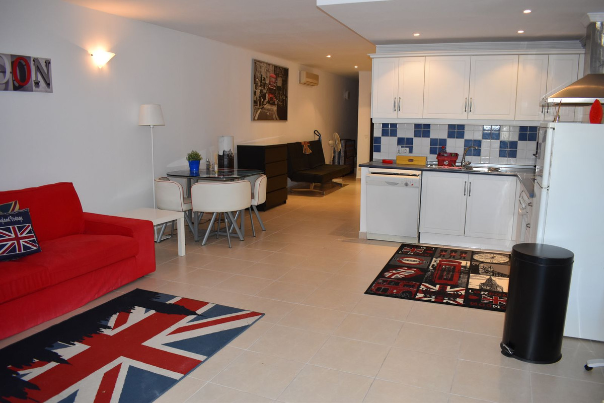 Adosados de 4 dormitorios en venta en Calahonda – R5306962