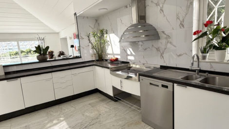 Pareados de 4 dormitorios en venta en Calahonda – R5314972