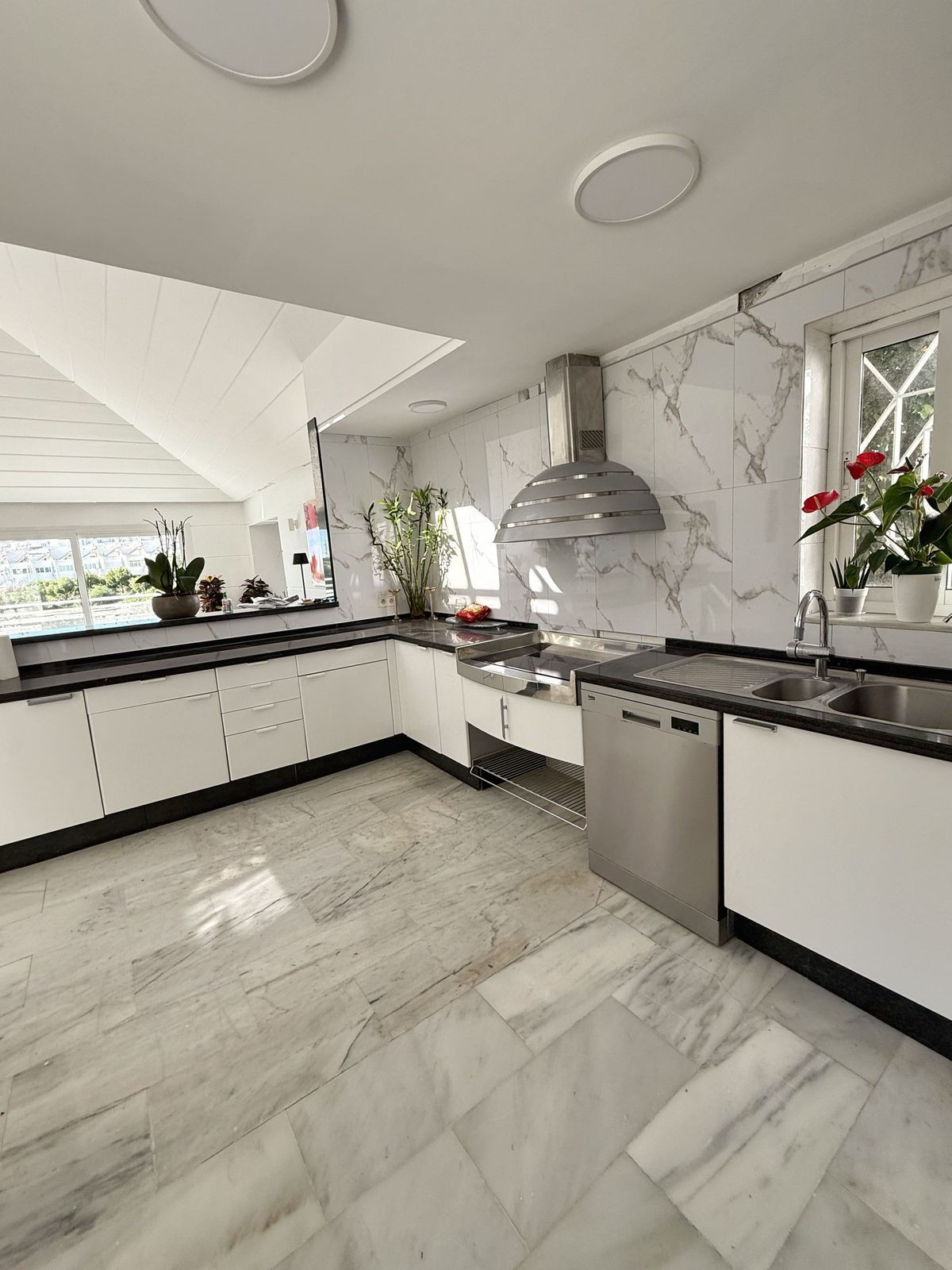 Pareados de 4 dormitorios en venta en Calahonda – R5314972