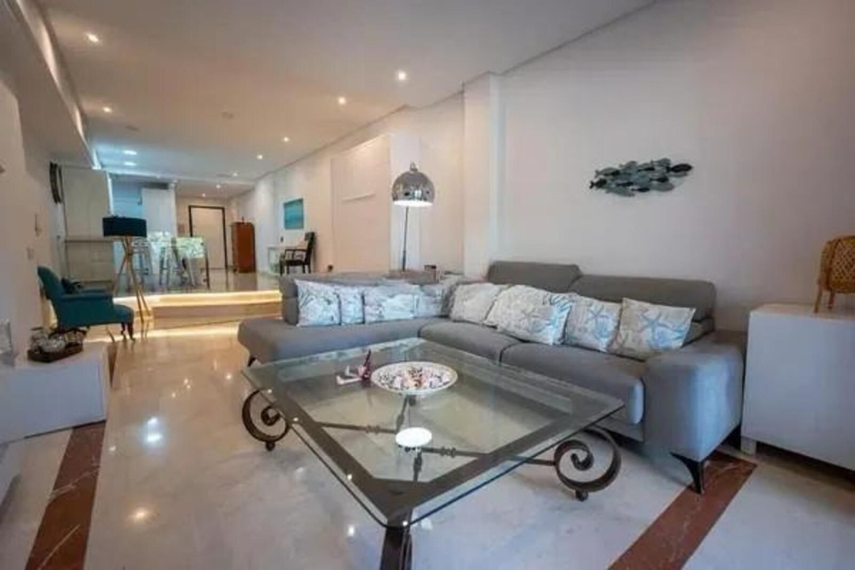 2 bedroom Apartments for sale in Marbella – R5295934