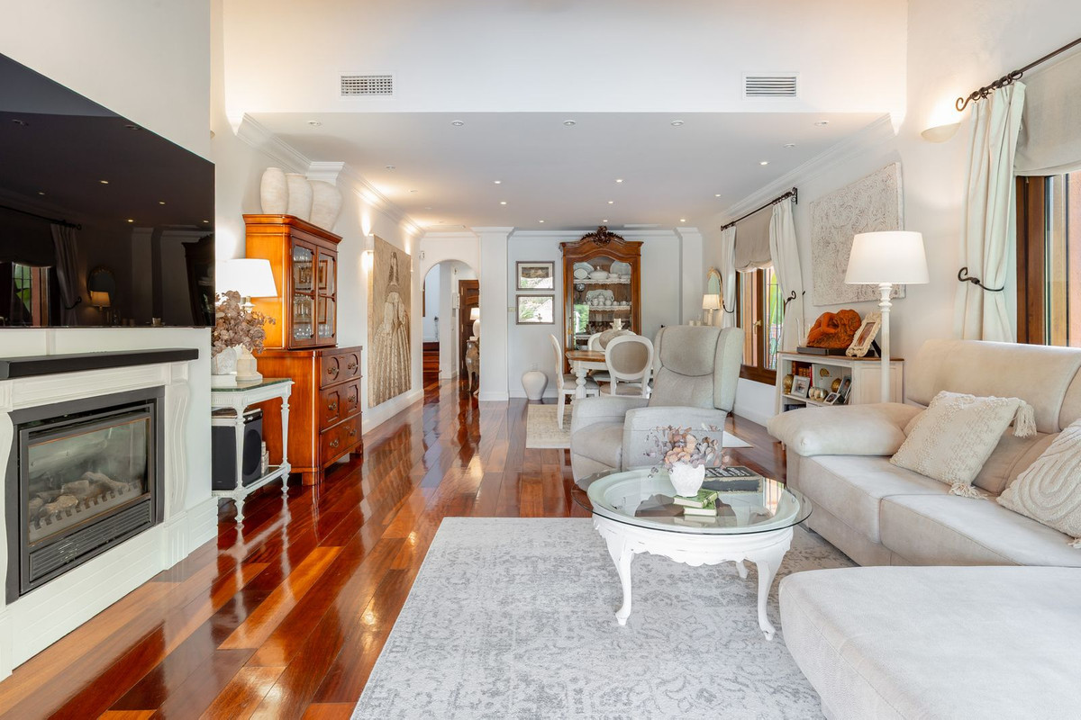 4 bedroom Villas for sale in Mijas – R5041201