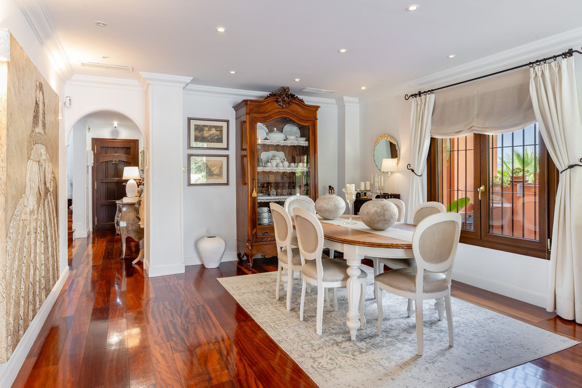 4 bedroom Villas for sale in Mijas – R5041201