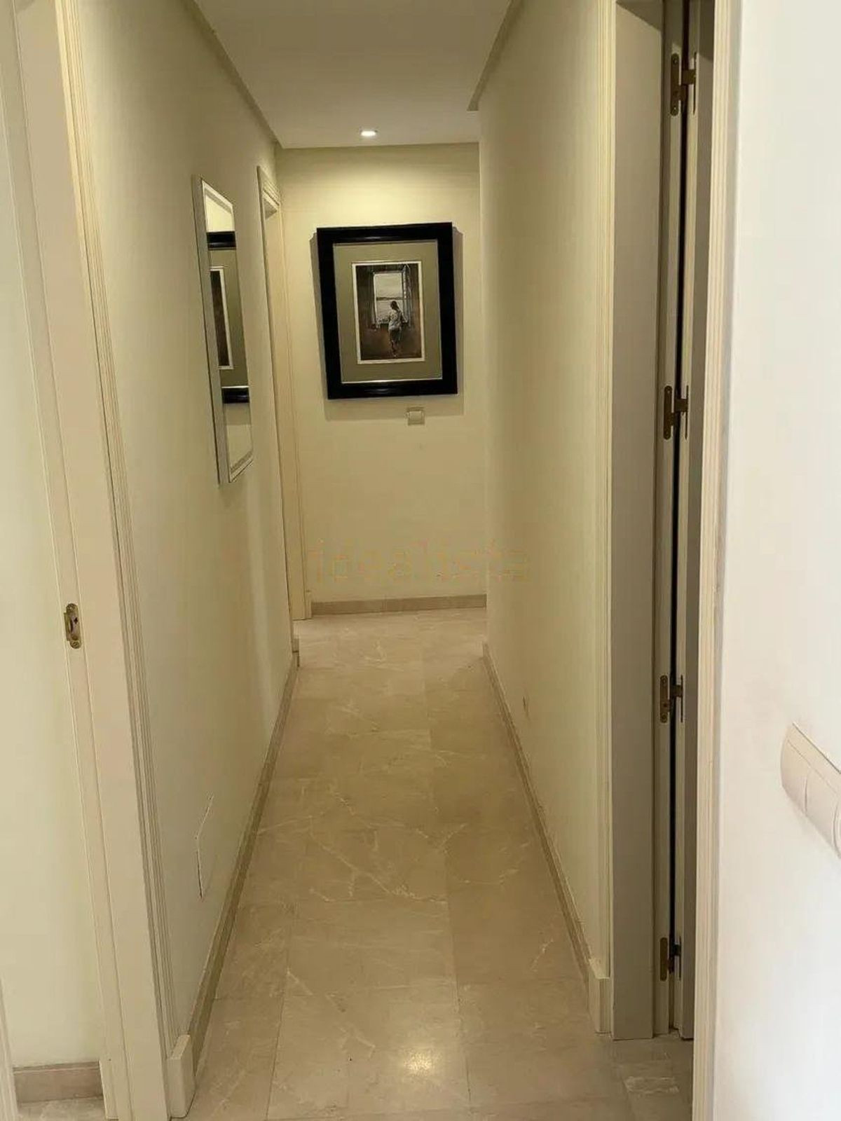 Apartamentos de 3 dormitorios en venta en Elviria – R4849144