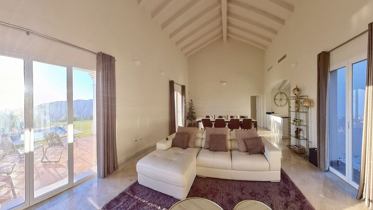 4 bedroom Villas for sale in Sierra Blanca – R5300461 4 bedroom Villas for sale in Sierra Blanca – R5300461