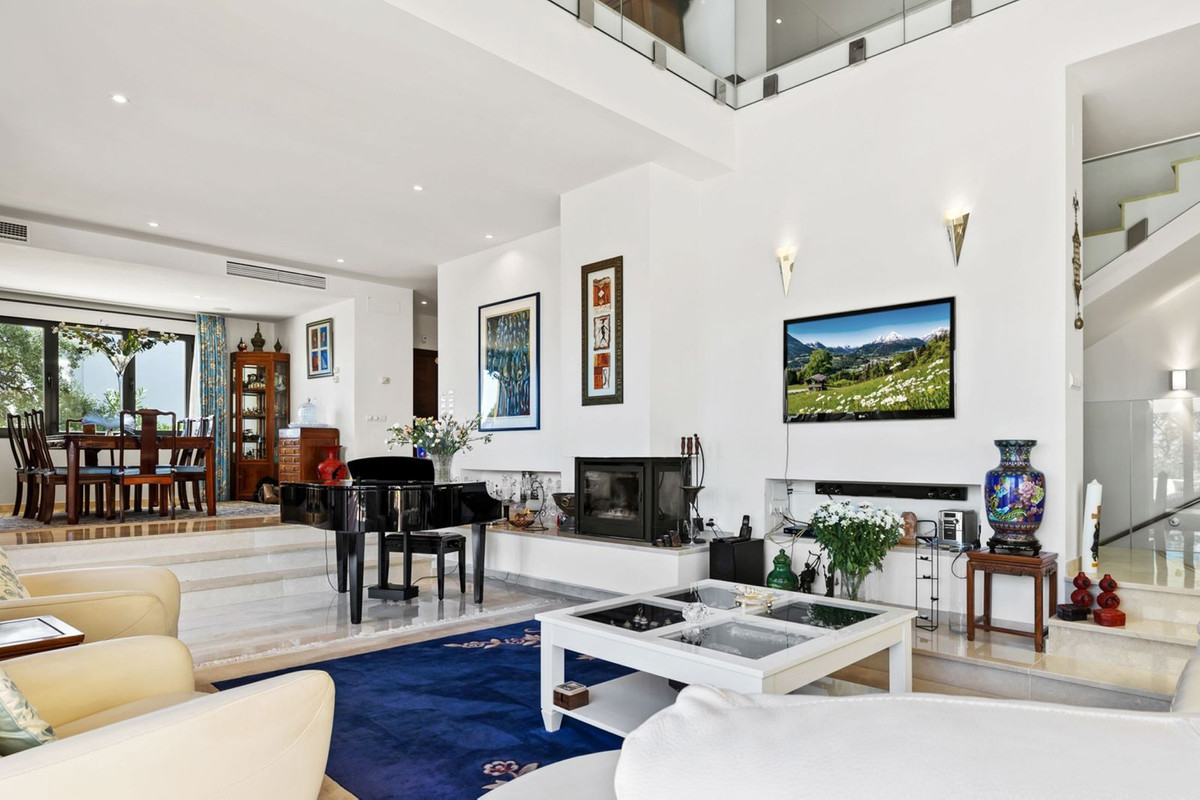 5 bedroom Villas for sale in La Mairena – R5288692