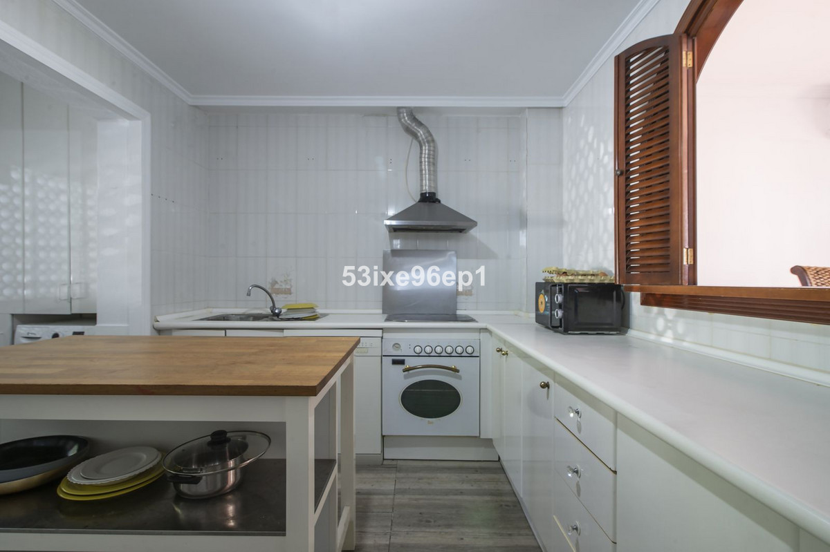 5 bedroom Semi-detached for sale in Nueva Milla de Oro – R5271403