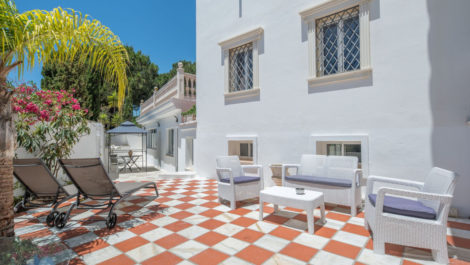 Villas de 10 dormitorios en venta en Marbella – R5298256