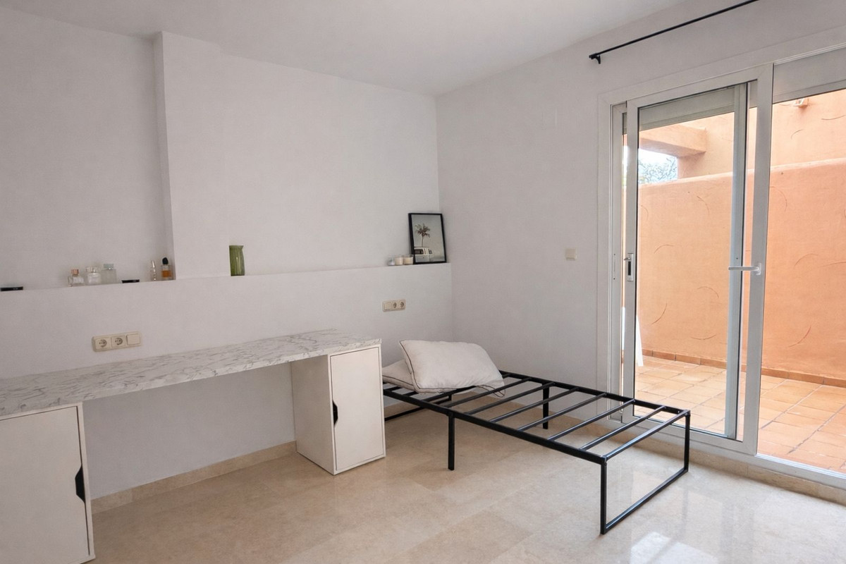 2 bedroom Apartments for sale in Elviria – R5325130