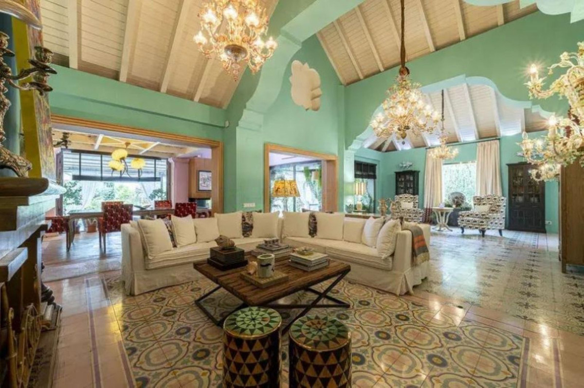 5 bedroom Villas for sale in Marbella – R5081461