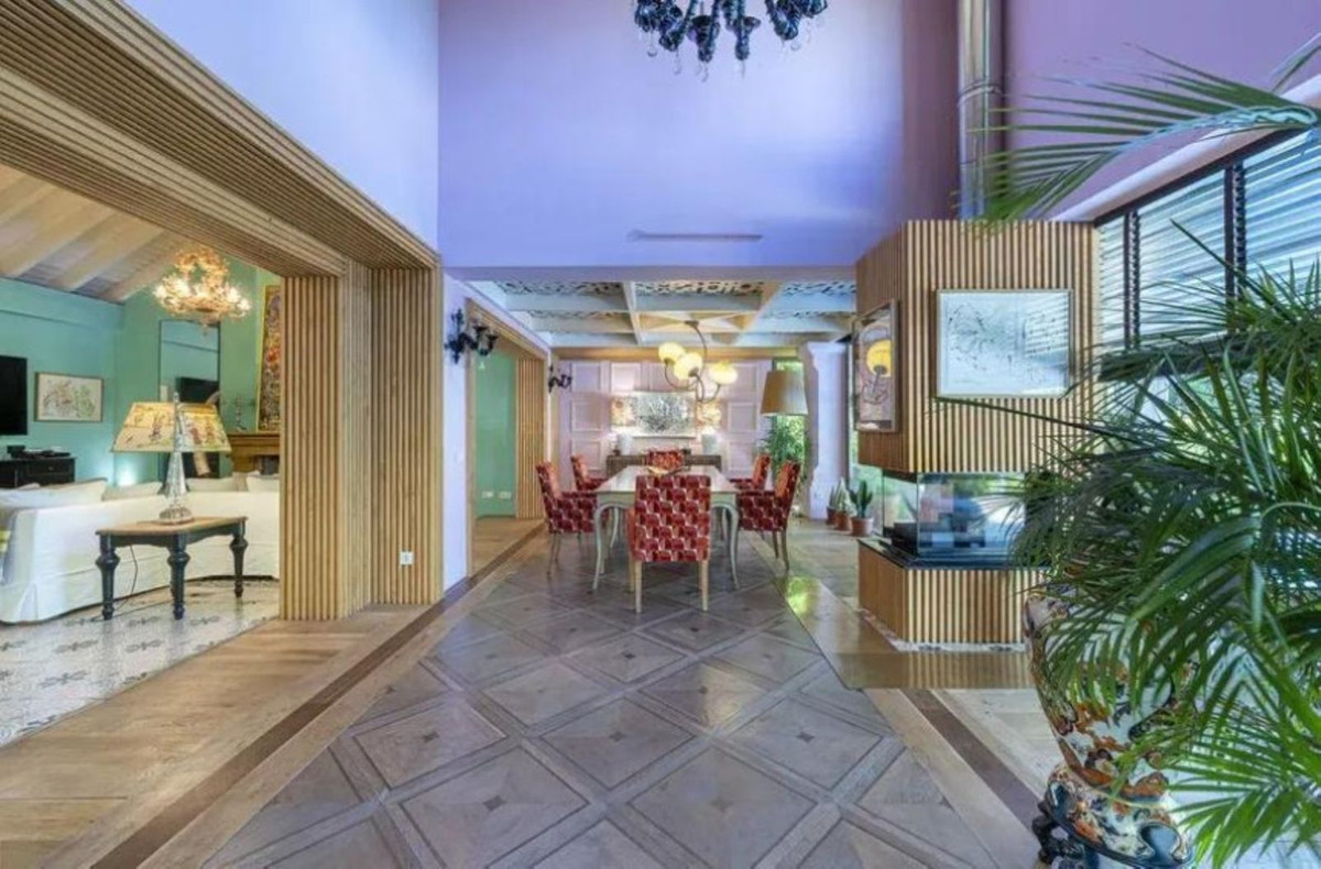 5 bedroom Villas for sale in Marbella – R5081461