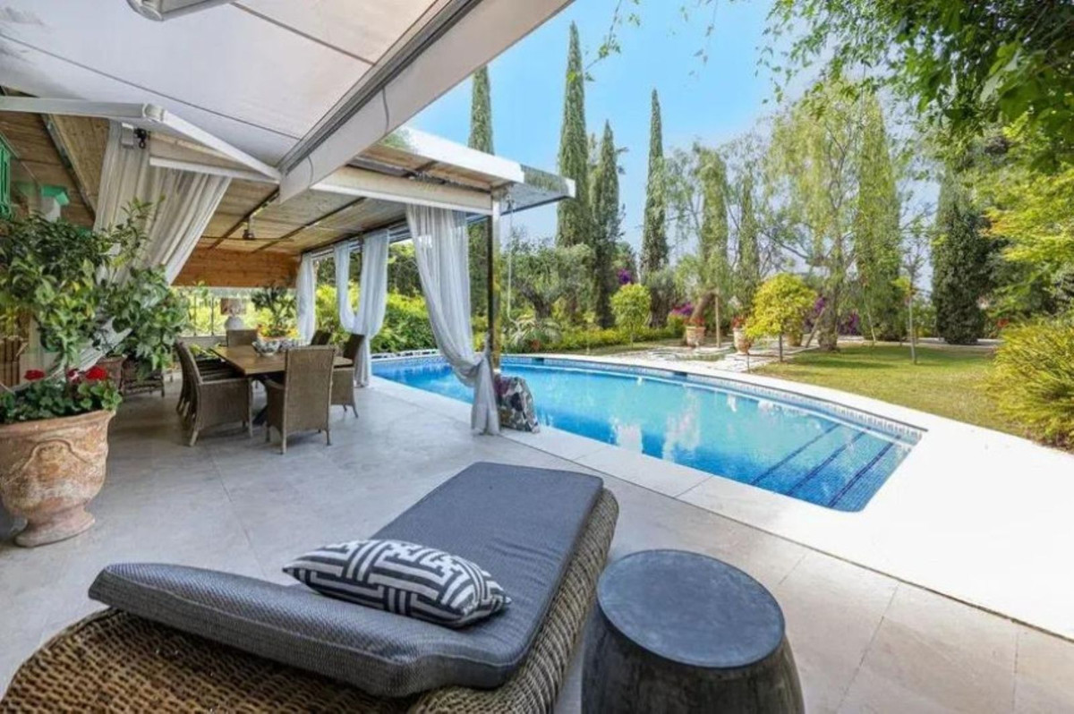 5 bedroom Villas for sale in Marbella – R5081461