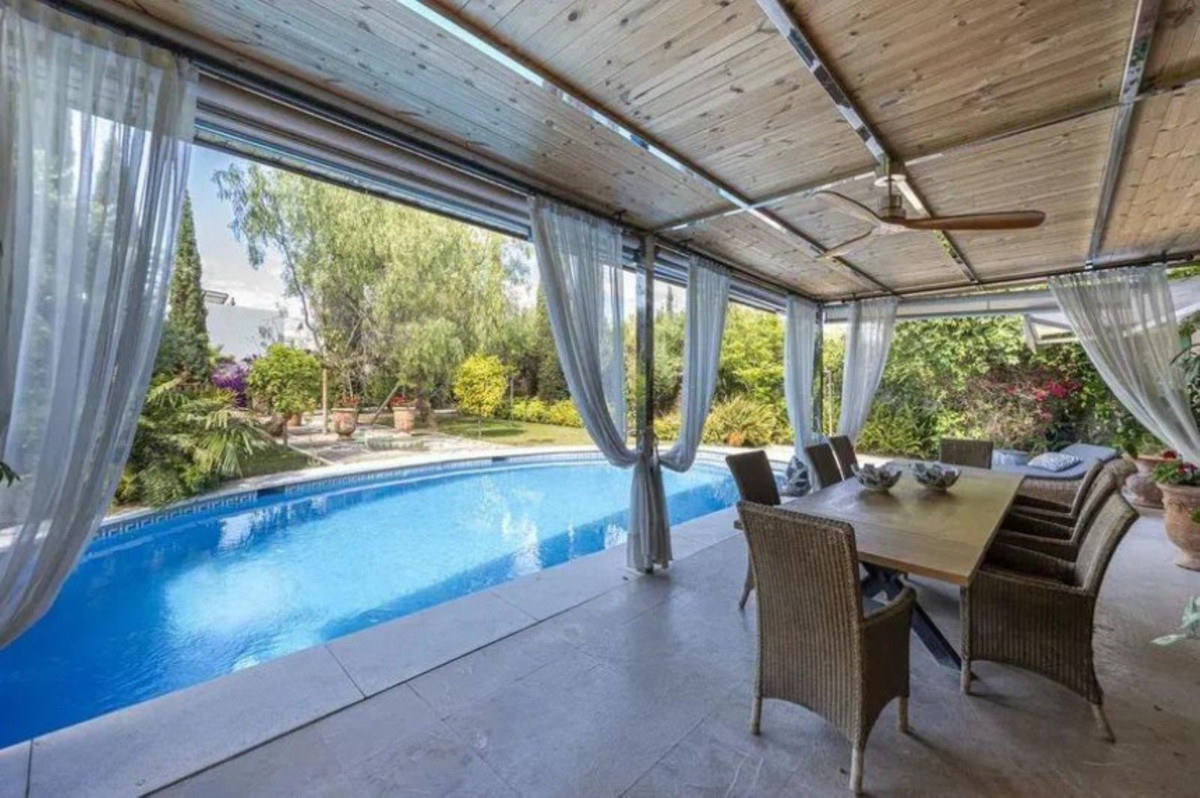 5 bedroom Villas for sale in Marbella – R5081461