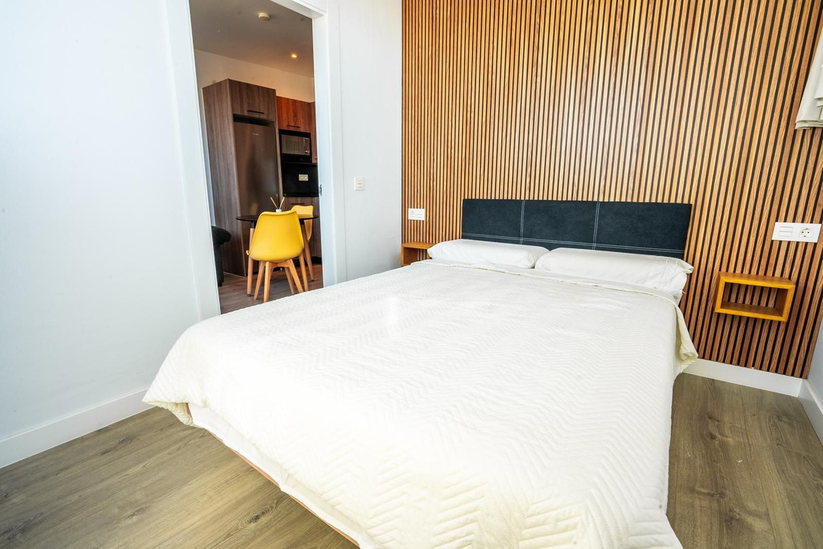 Aticos de 7 dormitorios en venta en Marbella – R4893559