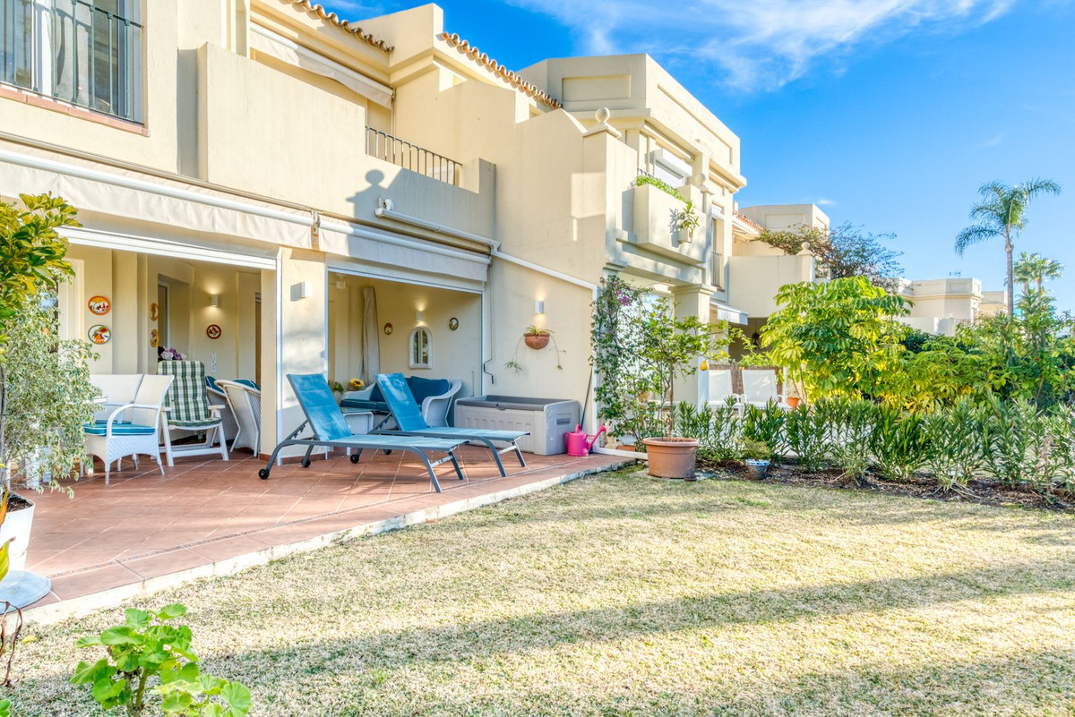 3 bedroom Townhouses for sale in La Quinta – R5316862