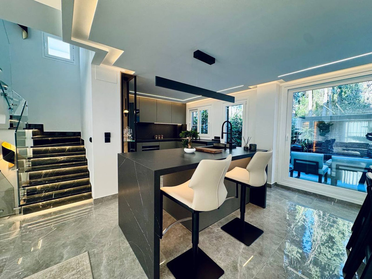 3 bedroom Townhouses for sale in Marbella – R5307874