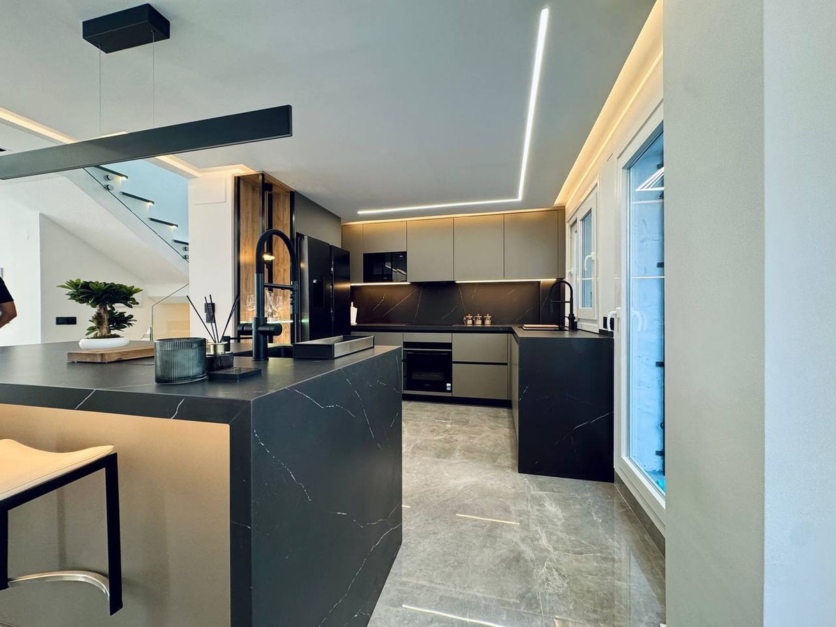 3 bedroom Townhouses for sale in Marbella – R5307874