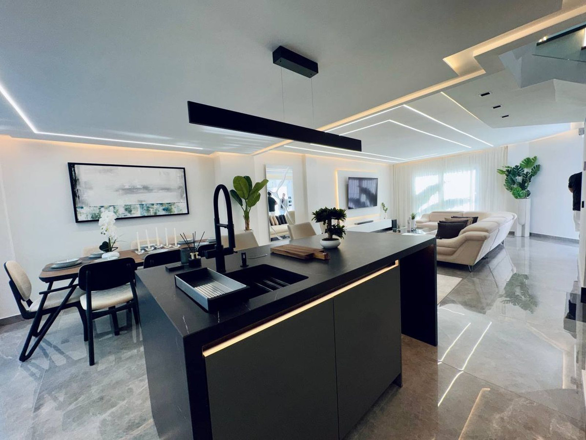 3 bedroom Townhouses for sale in Marbella – R5307874