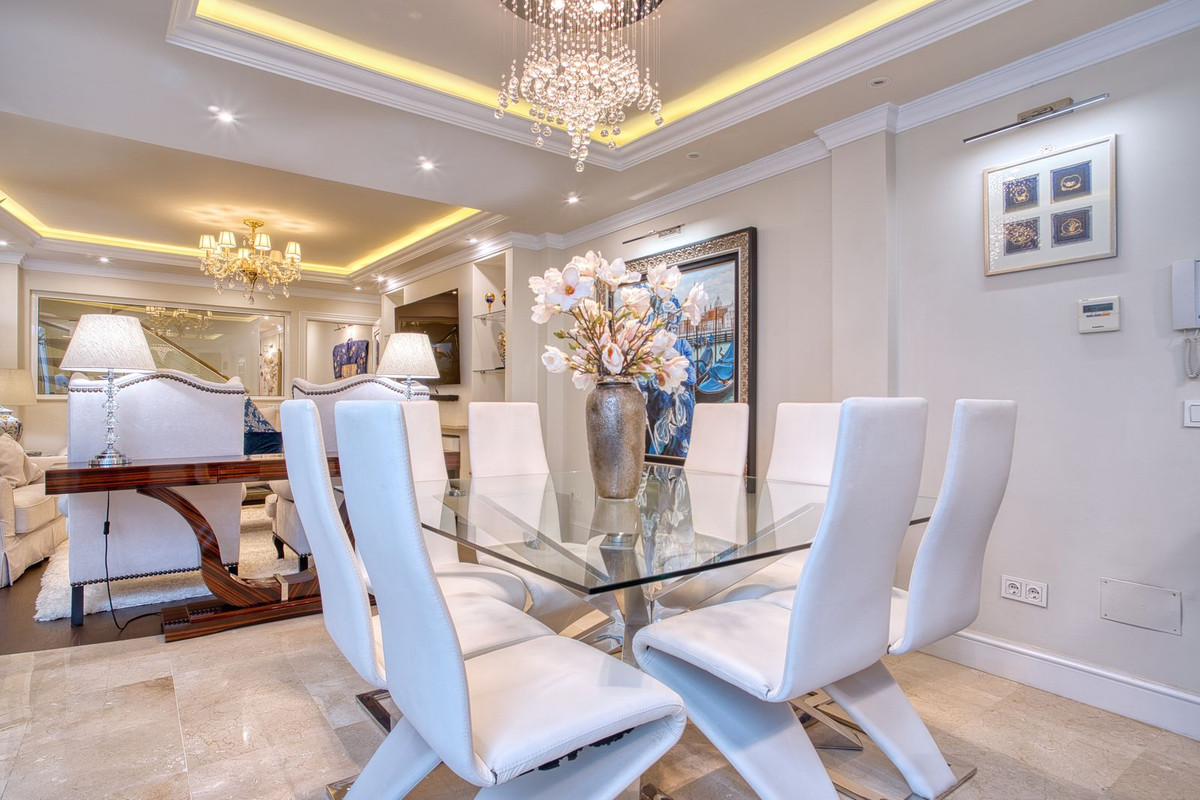 4 bedroom Townhouses for sale in Marbella – R4981357