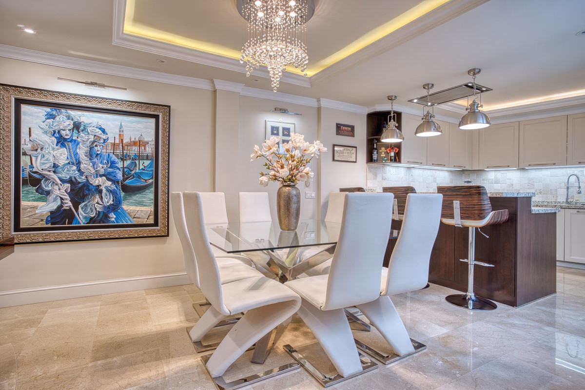 4 bedroom Townhouses for sale in Marbella – R4981357