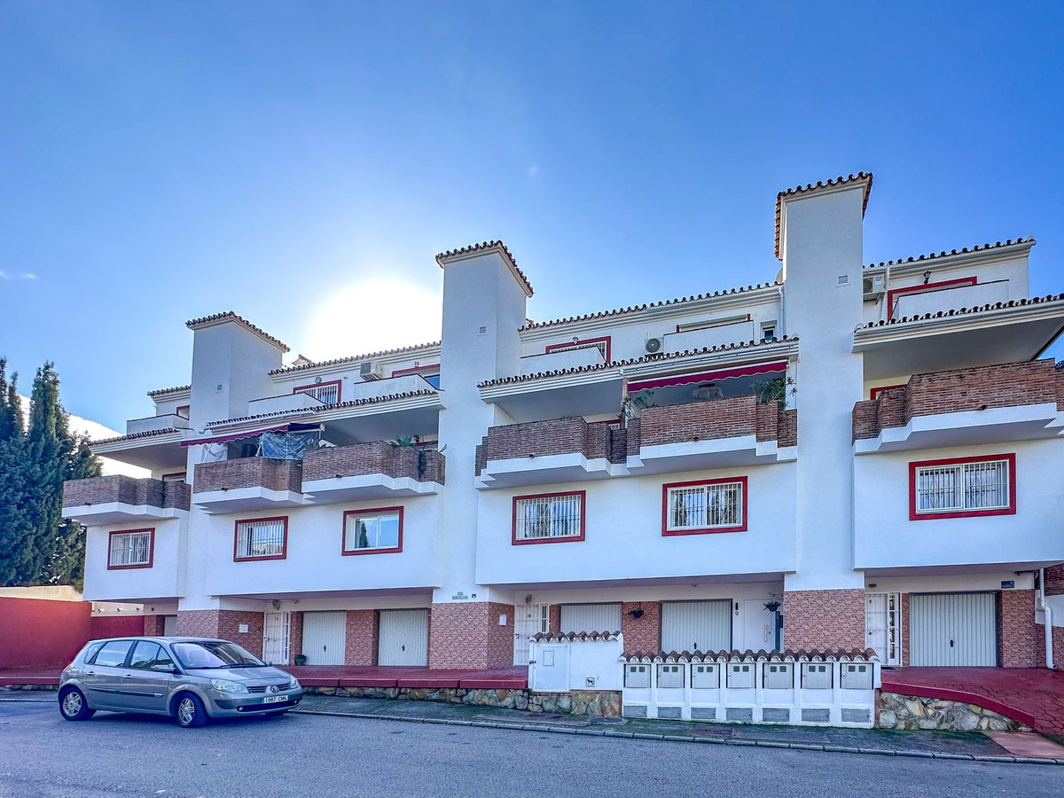 3 bedroom Townhouses for sale in Riviera del Sol – R5286076