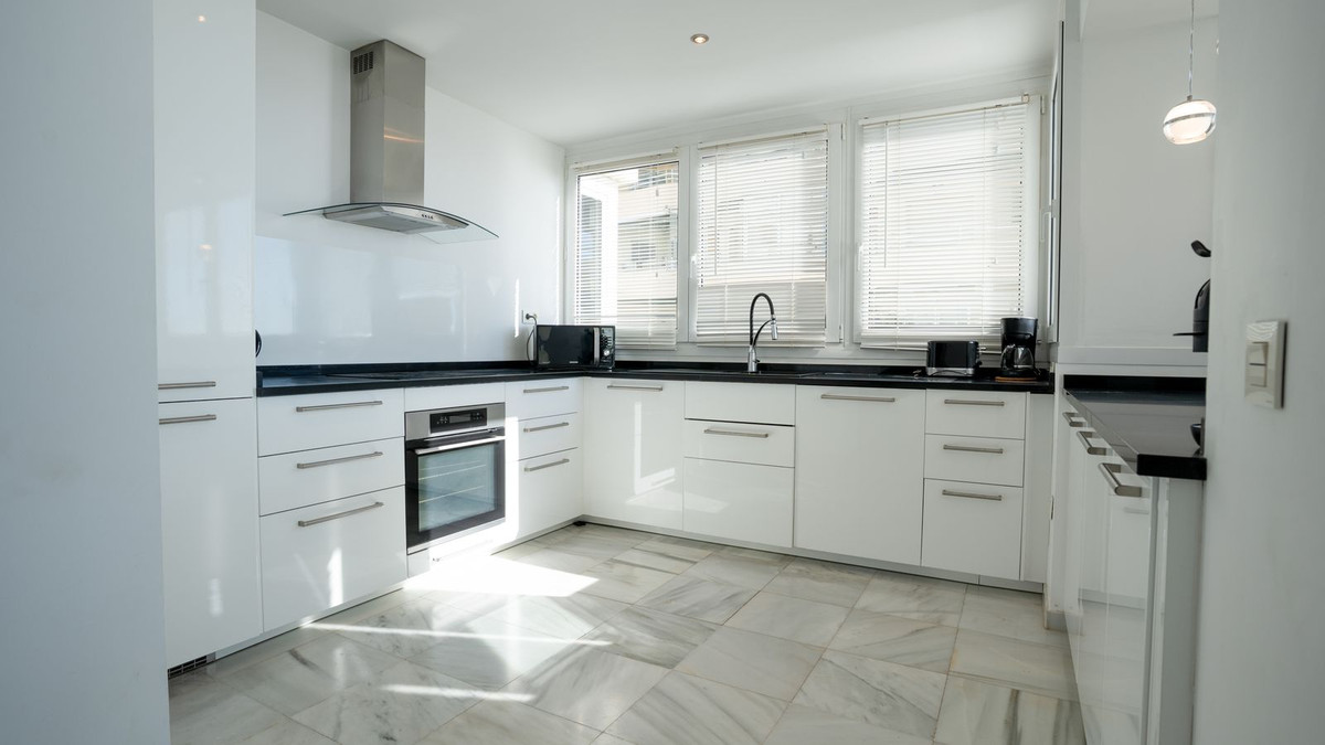 3 bedroom Apartments for sale in Marbella – R5220139