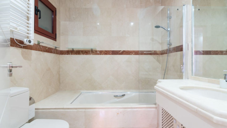 Apartamentos de 3 dormitorios en venta en Elviria – R5315203 en 