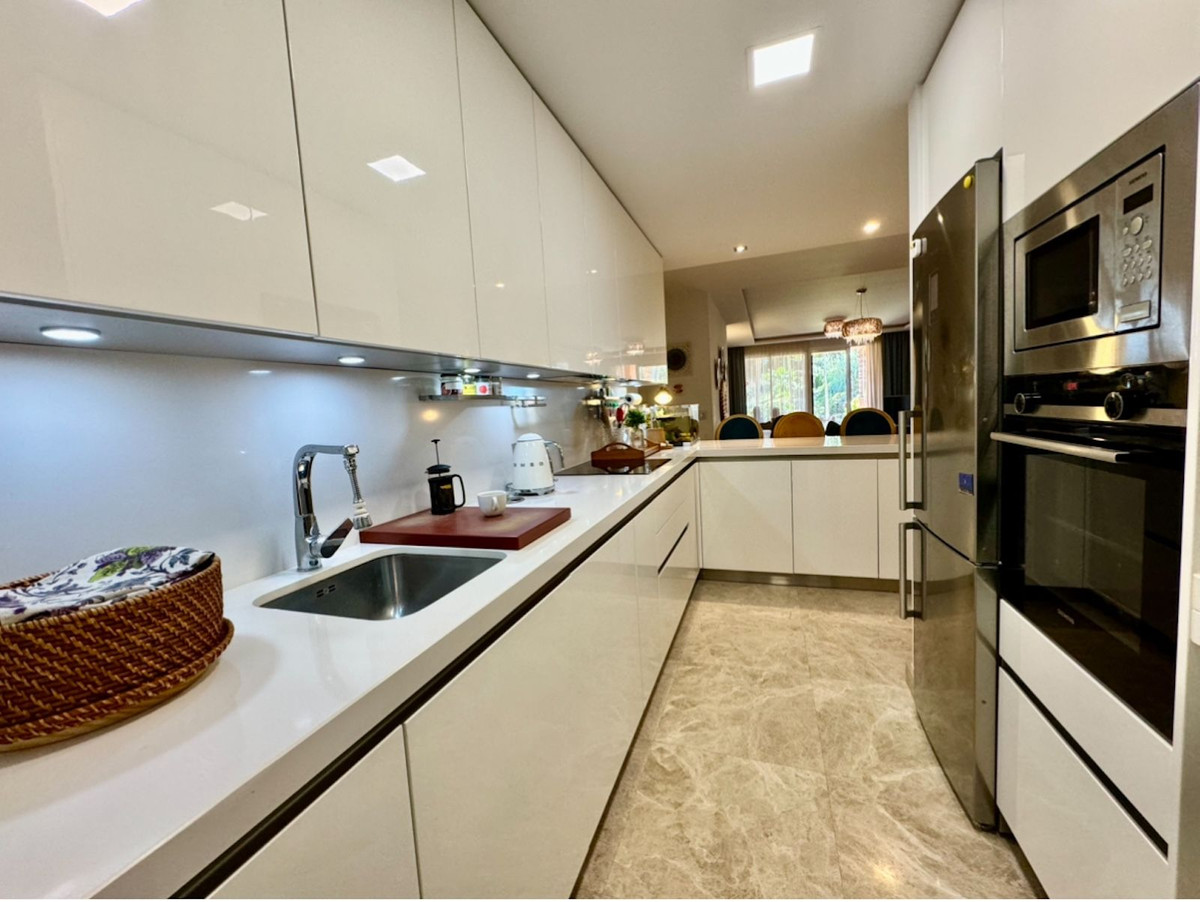 2 bedroom Apartments for sale in Marbella – R5310673