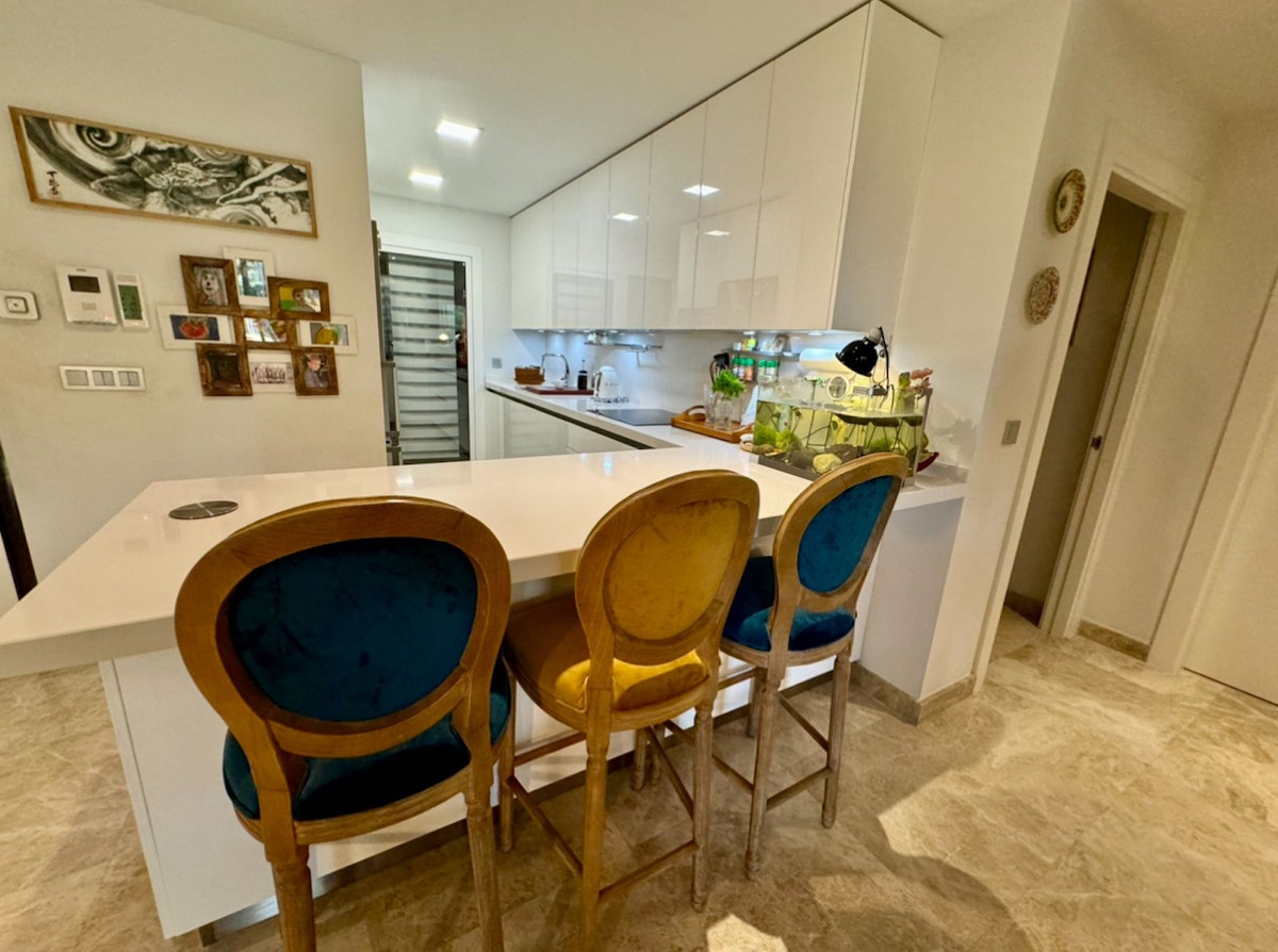 2 bedroom Apartments for sale in Marbella – R5310673