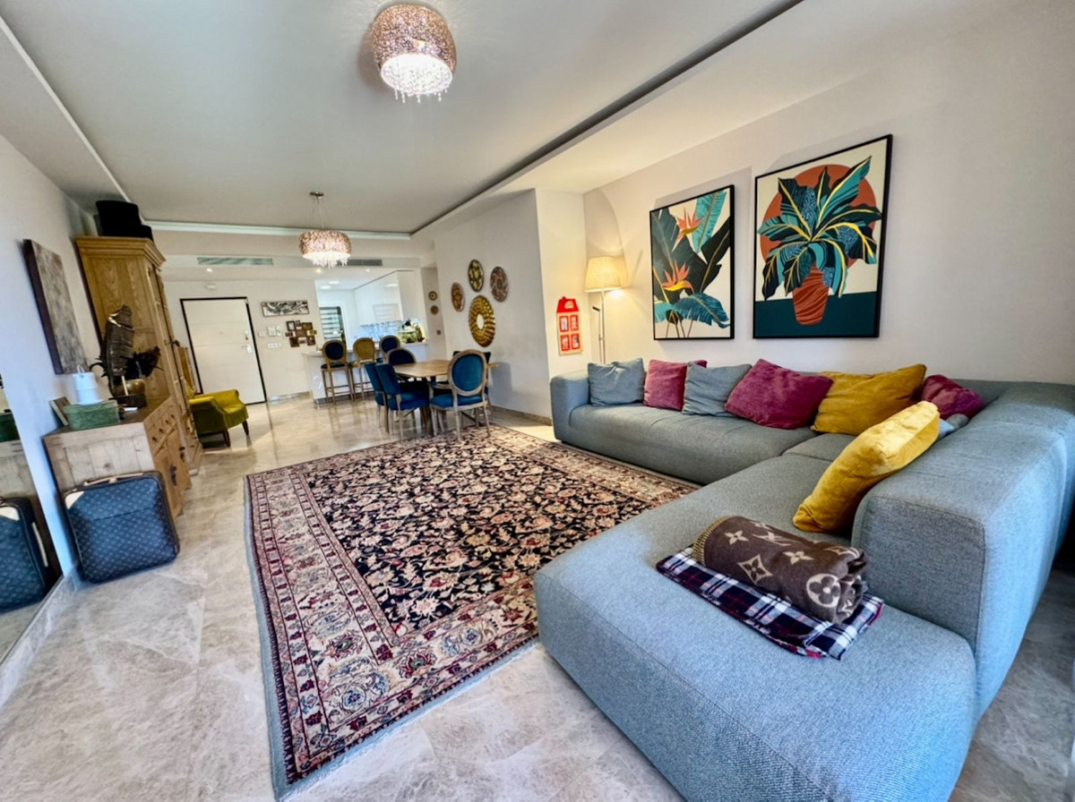 2 bedroom Apartments for sale in Marbella – R5310673