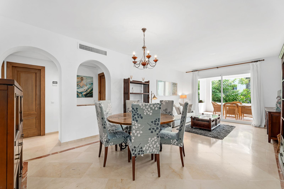 2 bedroom Apartments for sale in Atalaya – R5330311