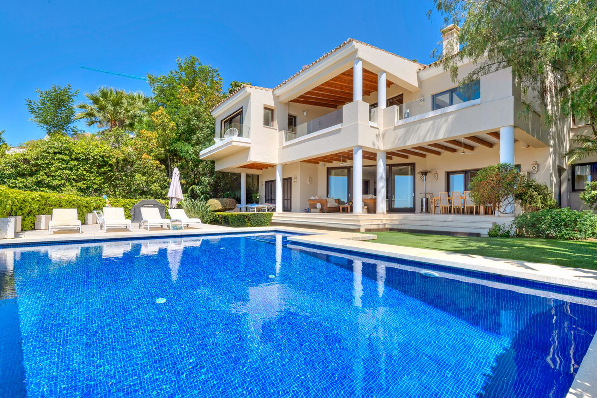 Villas de 5 dormitorios en venta en La Quinta – R5316010