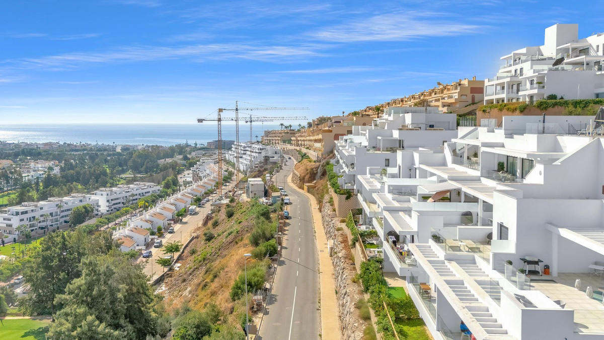 Apartamentos de 3 dormitorios en venta en La Cala de Mijas – R5135818