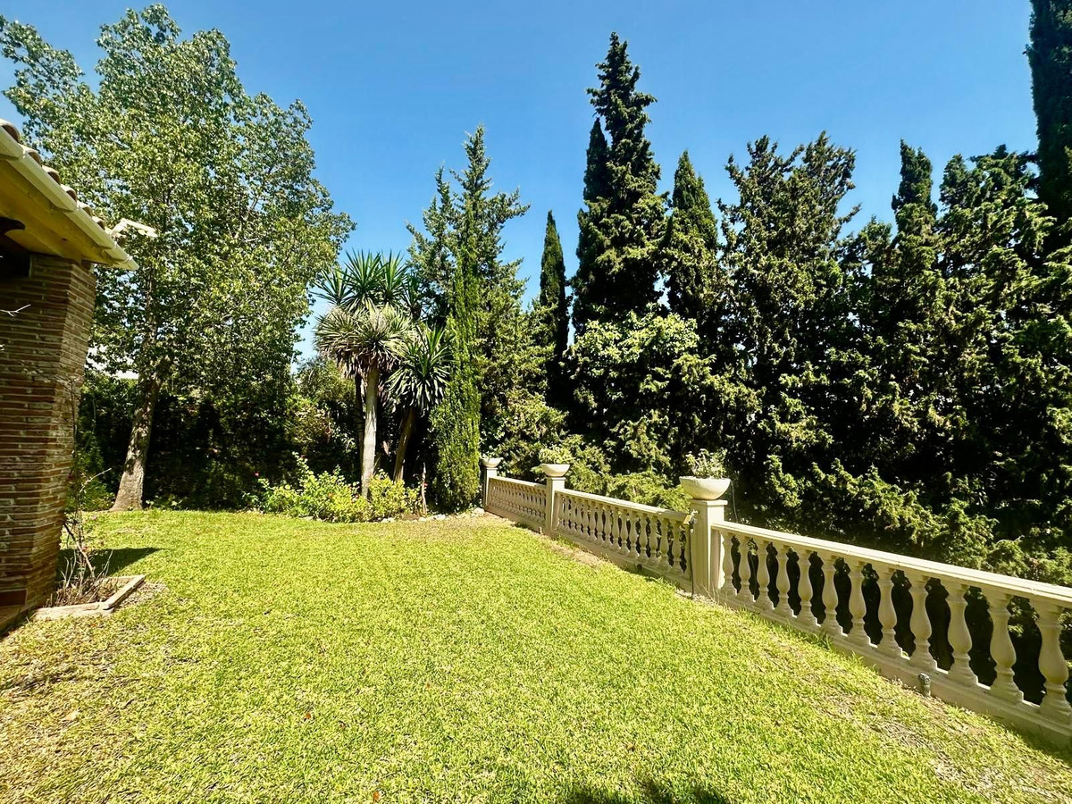 5 bedroom Villas for sale in Calahonda – R5080243 5 bedroom Villas for sale in Calahonda – R5080243