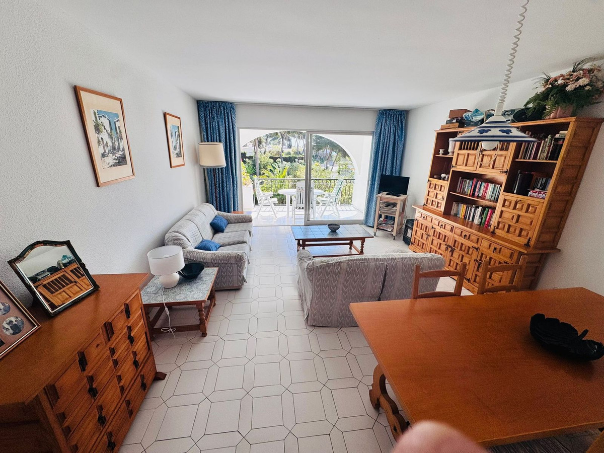 2 bedroom Apartments for sale in Miraflores – R5339011