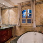 6 bedroom Villas for sale in Los Flamingos – R5311261