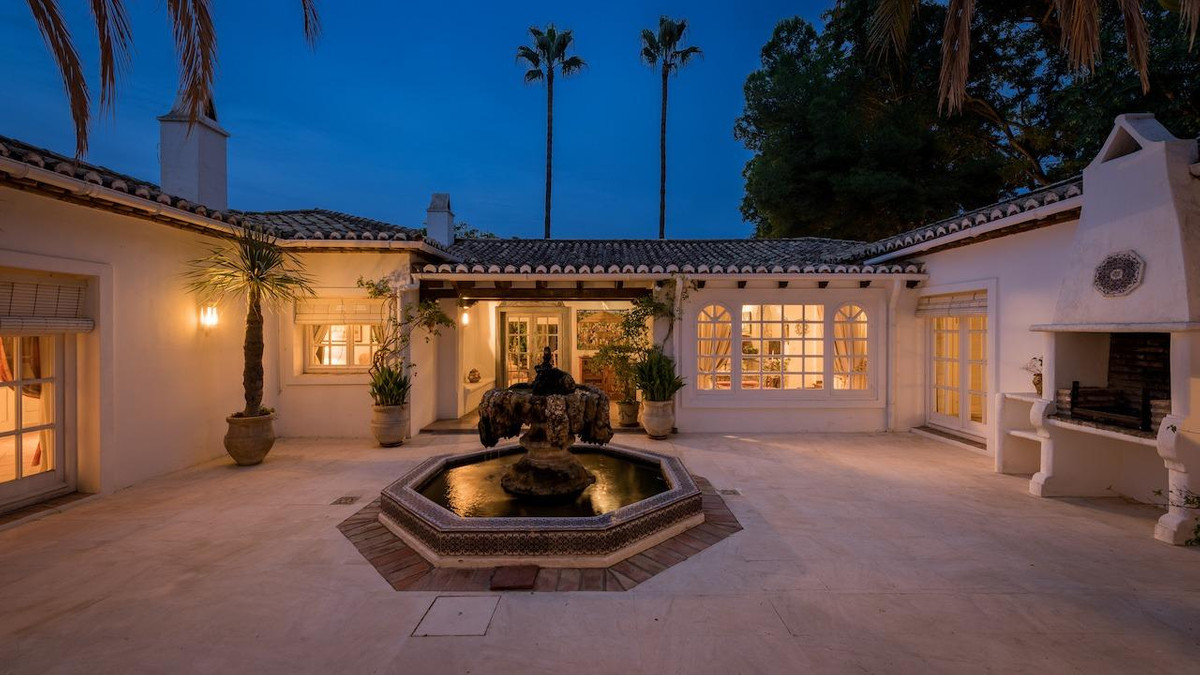 6 bedroom Villas for sale in Los Flamingos – R5311261