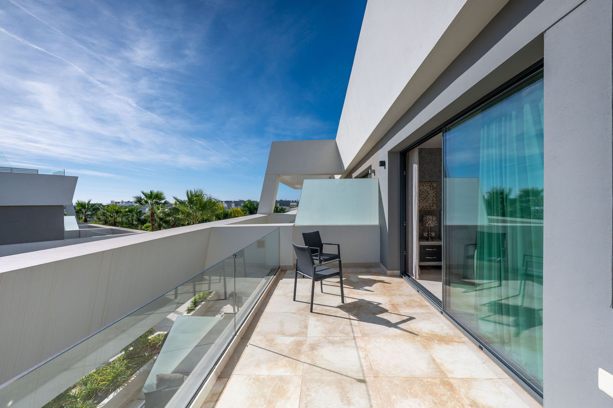 Adosados de 4 dormitorios en venta en La Cala de Mijas – R5226016