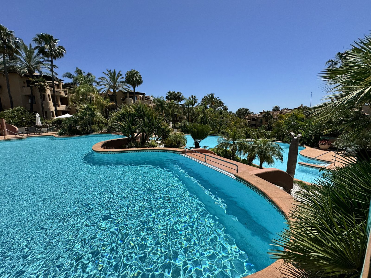 3 bedroom Apartments for sale in Sierra Blanca – R5315140