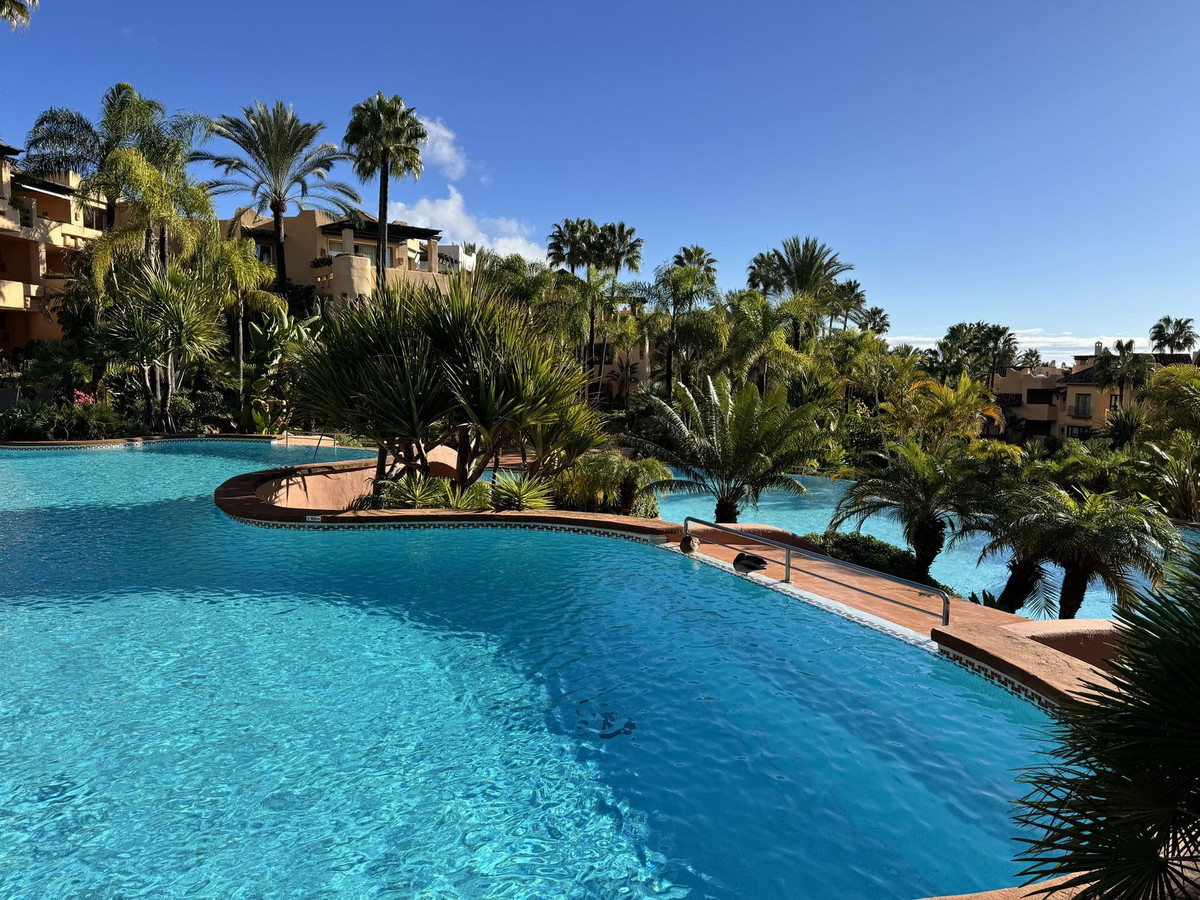 3 bedroom Apartments for sale in Sierra Blanca – R5315140