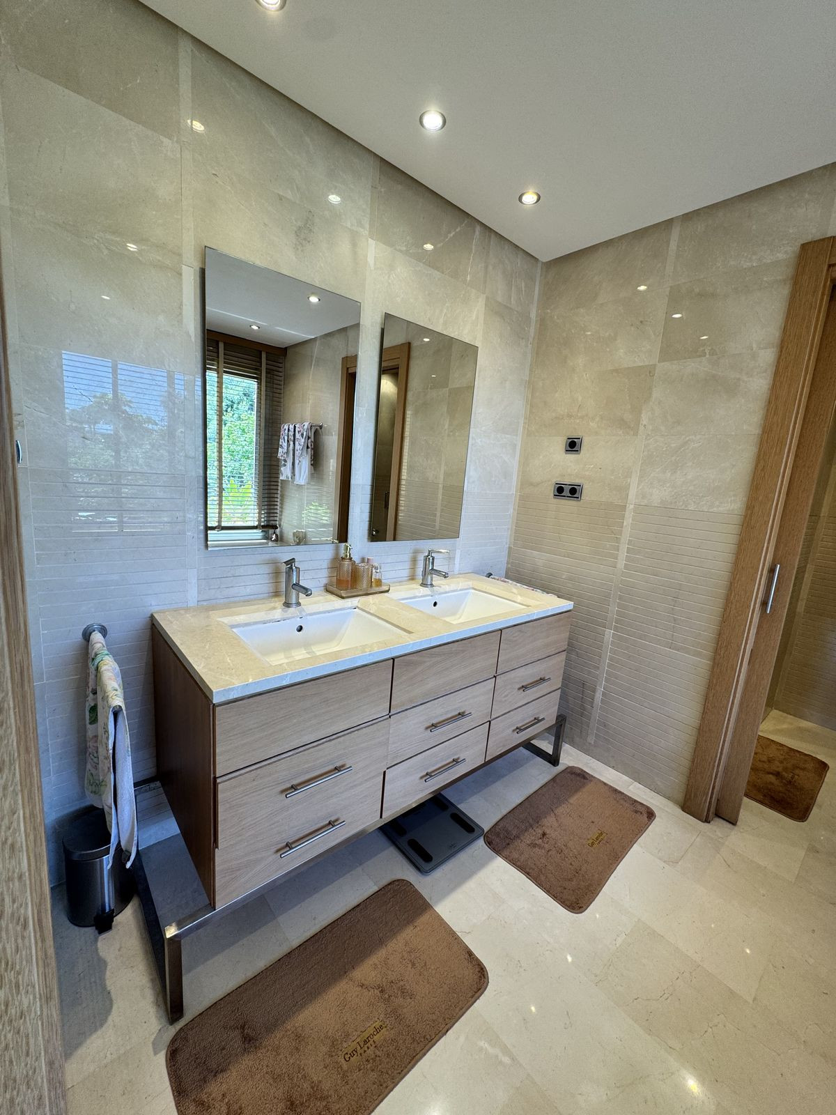 3 bedroom Apartments for sale in Sierra Blanca – R5315140