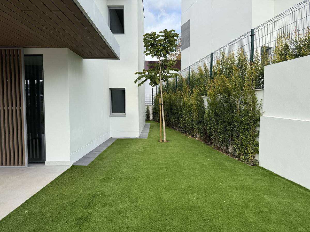 4 bedroom Apartments for sale in Marbella – R5250190